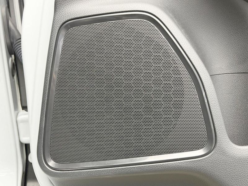 2023 Honda Vezel 6AA-RV5 (UW-6a83ce12c4e99)[28]