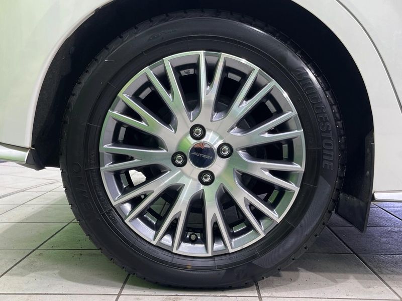 2021 Nissan Note 6AA-SNE13 (UW-6a83ce2fd9403)[18]