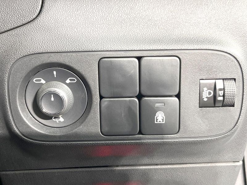 2021 Citroen C3 5BA-B6HN05 (UW-6a83ce5034a0b)[25]