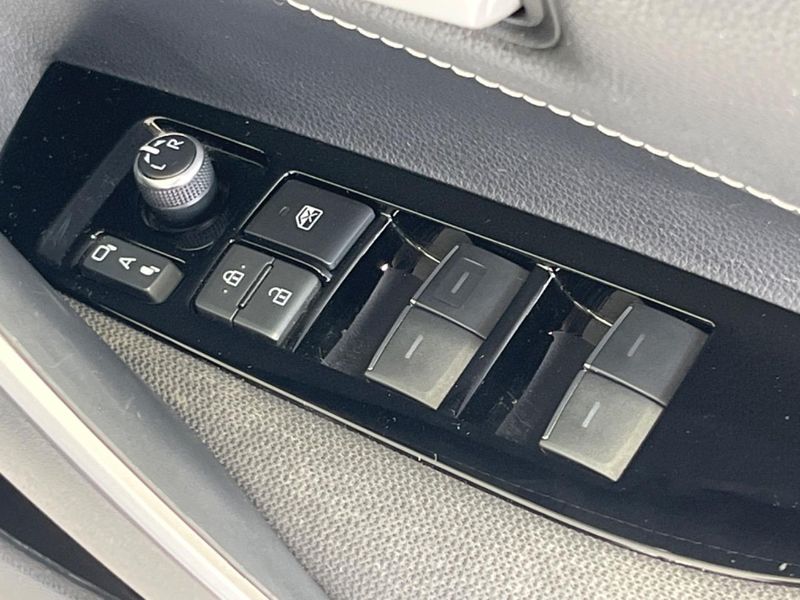 2019 Toyota Corolla Touring 3BA-ZRE212W (UW-6a83ce80066ac)[25]