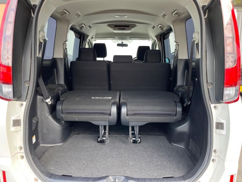 2015 Toyota Noah DBA-ZRR80G (UW-6a83ce8279f7f)[27]