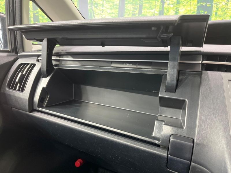 2013 Toyota Prius DAA-ZVW30 (UW-6a83cea28a682)[28]