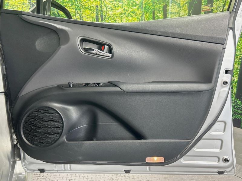 2018 Toyota Prius DAA-ZVW50 (UW-6a83cea877614)[28]