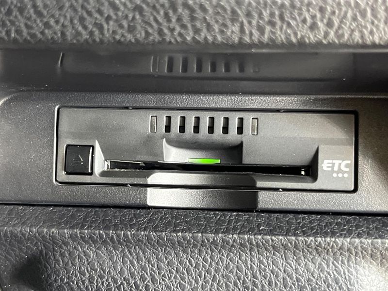 2019 Toyota Voxy DAA-ZWR80W (UW-6a83cec118058)[26]