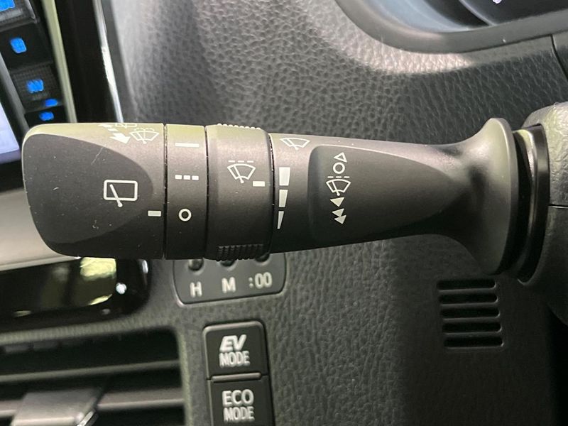 2019 Toyota Voxy DAA-ZWR80W (UW-6a83cec118058)[19]