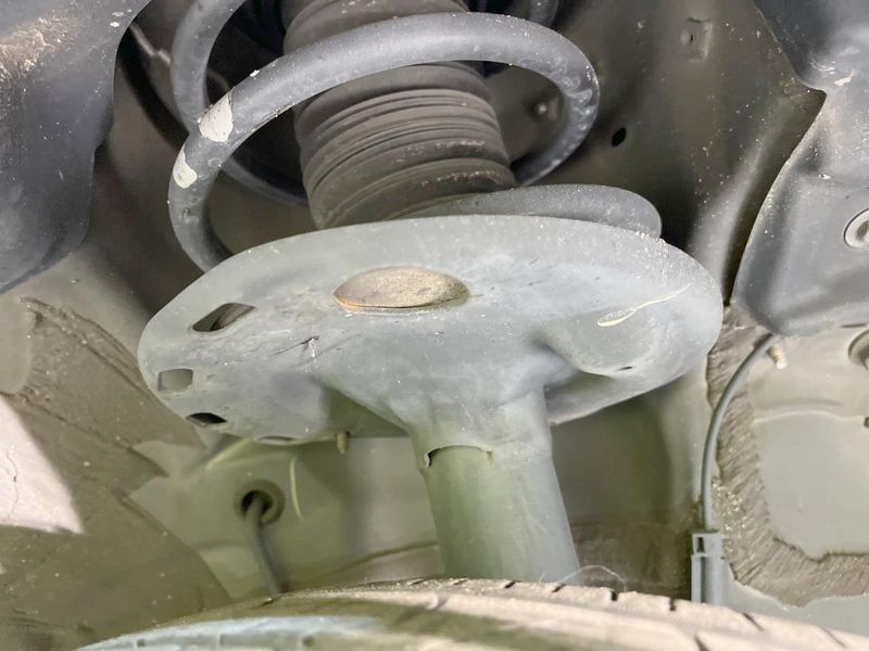 2021 Toyota Voxy 6AA-ZWR80W (UW-6a83cec1ef231)[8]