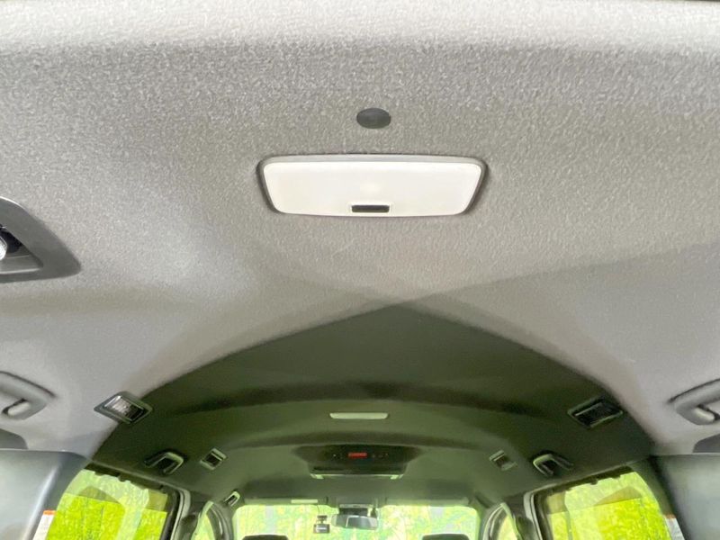 2021 Toyota Voxy 6AA-ZWR80W (UW-6a83cec1ef231)[29]