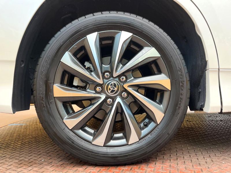 2022 Toyota Voxy 6AA-ZWR90W (UW-6a83cec4e5b34)[6]