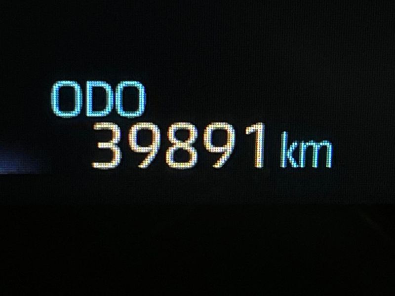 2022 Toyota Voxy 6AA-ZWR90W (UW-6a83cec4e5b34)[2]