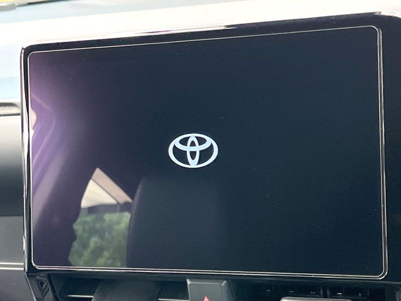 2022 Toyota Voxy 6AA-ZWR90W (UW-6a83cec4e5b34)[9]