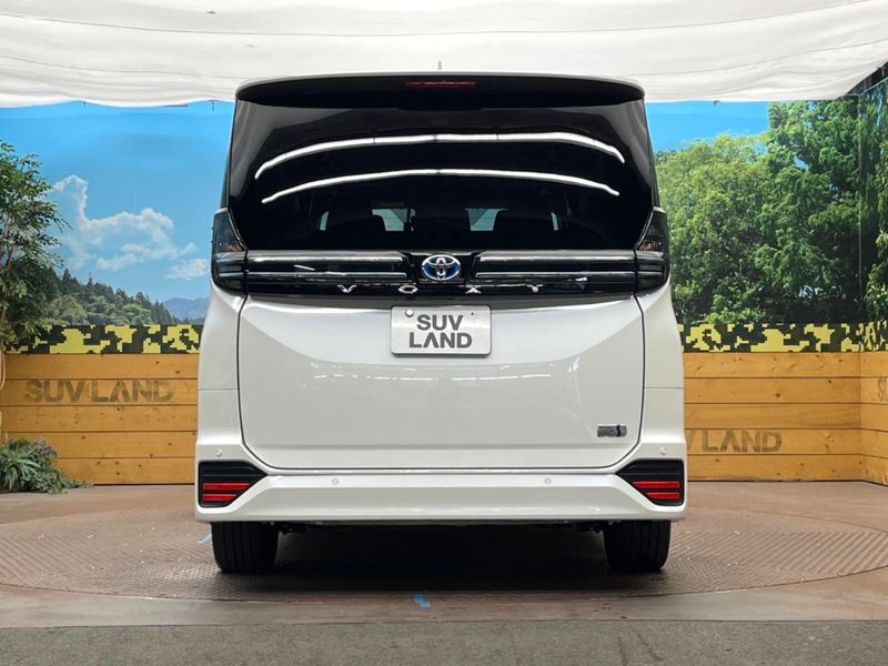 2022 Toyota Voxy 6AA-ZWR90W (UW-6a83cec4e5b34)[19]