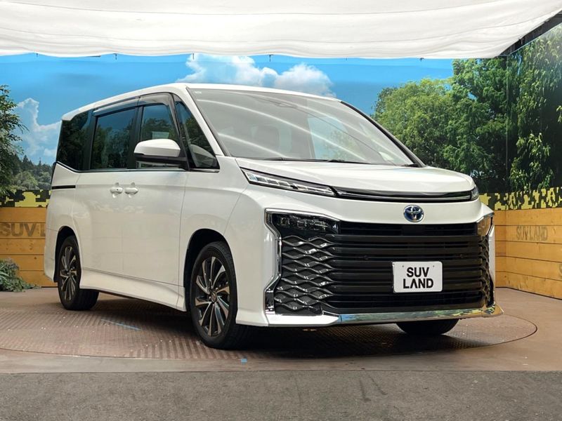 2022 Toyota Voxy 6AA-ZWR90W (UW-6a83cec4e5b34)[16]
