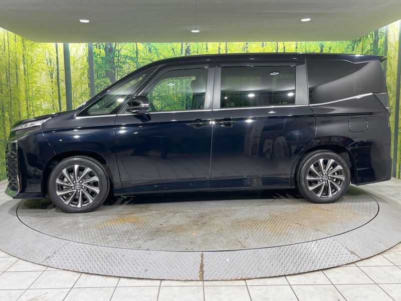 2022 Toyota Voxy 6AA-ZWR90W (UW-6a83cec502b42)[5]