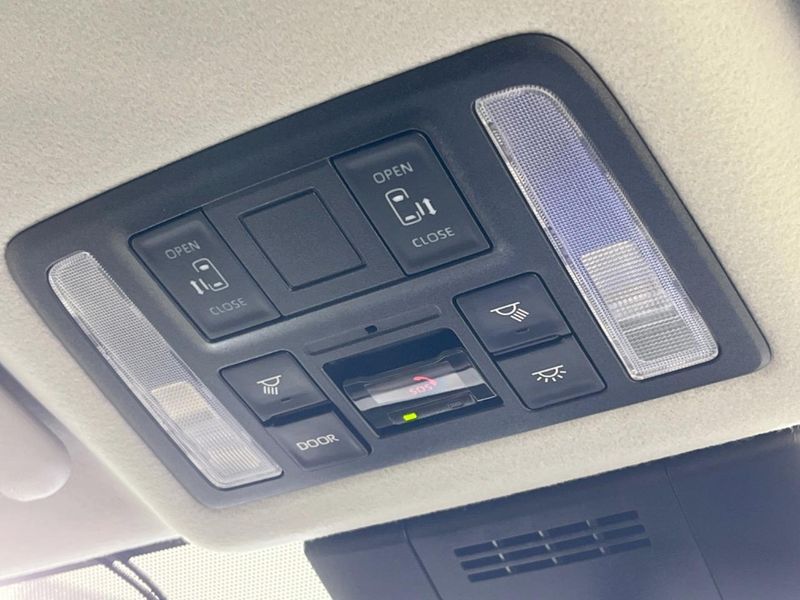2023 Toyota Noah 6AA-ZWR90W (UW-6a83cec95ae47)[27]
