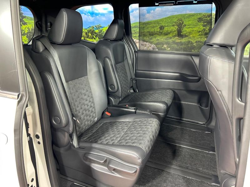 2024 Toyota Voxy 6AA-ZWR90W (UW-6a83cecb0a5b0)[20]