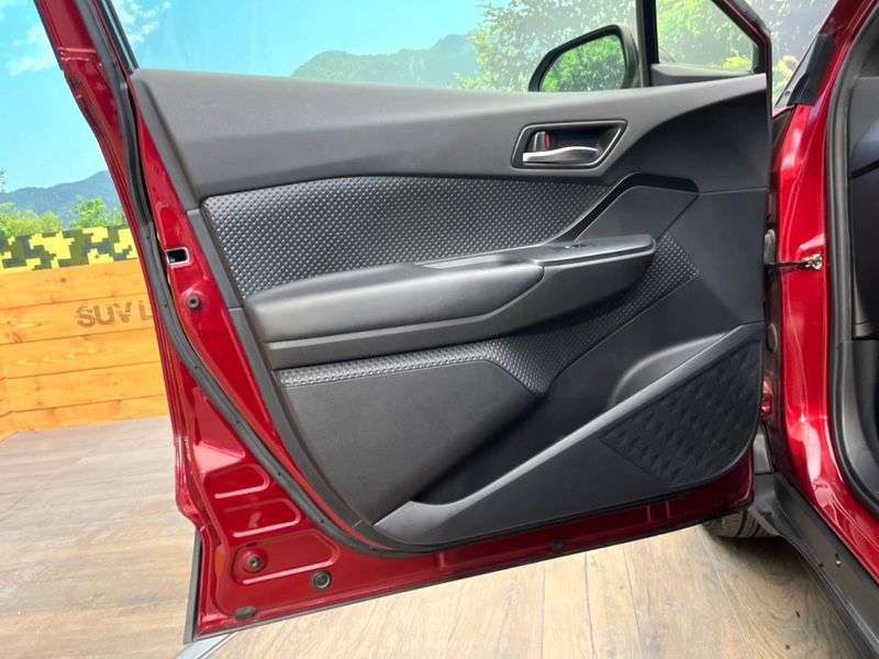 2018 Toyota C-HR DAA-ZYX10 (UW-6a83ced3944f2)[13]