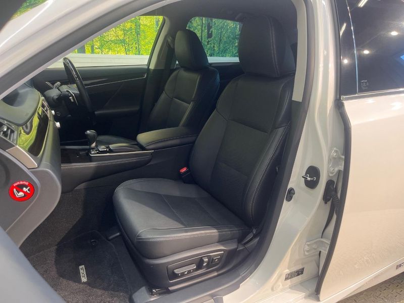 2013 Lexus GS DAA-AWL10 (UW-6a851cfb818d5)[17]