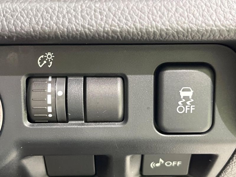 2013 Subaru XV HYBRID DAA-GPE (UW-6a851dadecf35)[26]