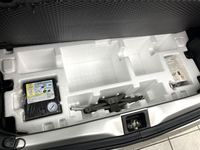 2018 Suzuki Alto Works DBA-HA36S (UW-6a851dcc04b94)[27]