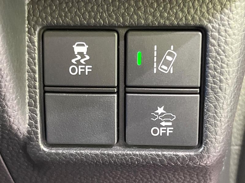 2018 Honda N-BOX CUSTOM DBA-JF3 (UW-6a851e1a3d17c)[18]