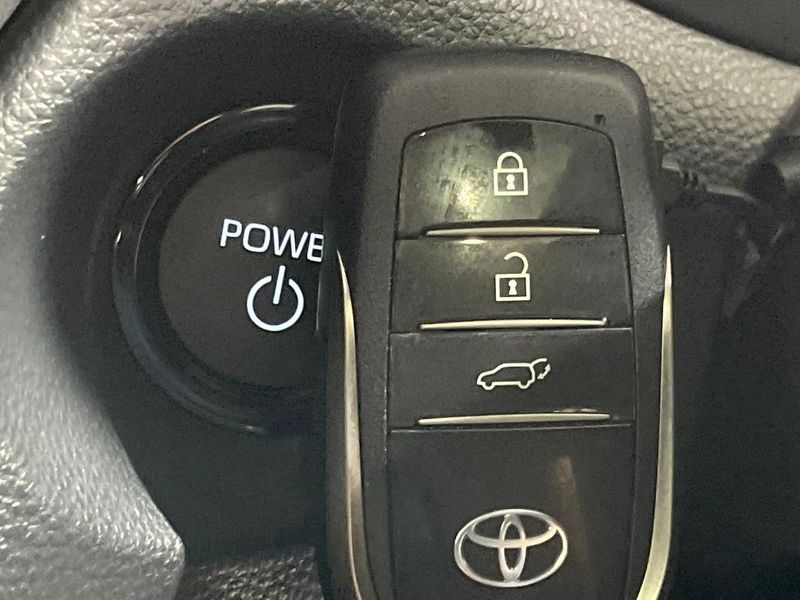 2025 Toyota Corolla Cross 6AA-MXGH15 (UW-6a851f328604e)[28]