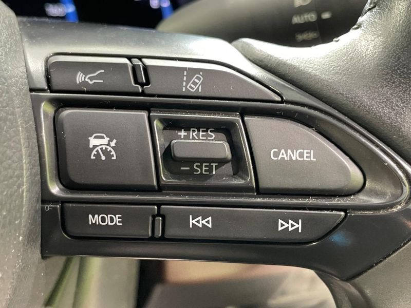 2021 Toyota Yaris Cross 6AA-MXPJ10 (UW-6a851f3ea05d2)[17]