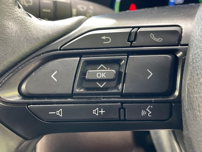 2021 Toyota Yaris Cross 6AA-MXPJ10 (UW-6a851f3ea05d2)[18]