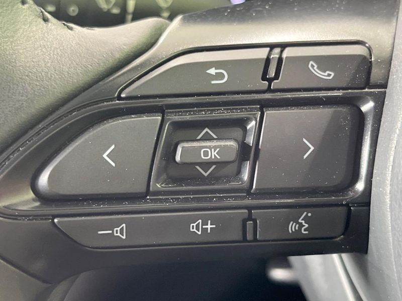 2024 Toyota Yaris Cross 6AA-MXPJ10 (UW-6a851f4456cef)[23]
