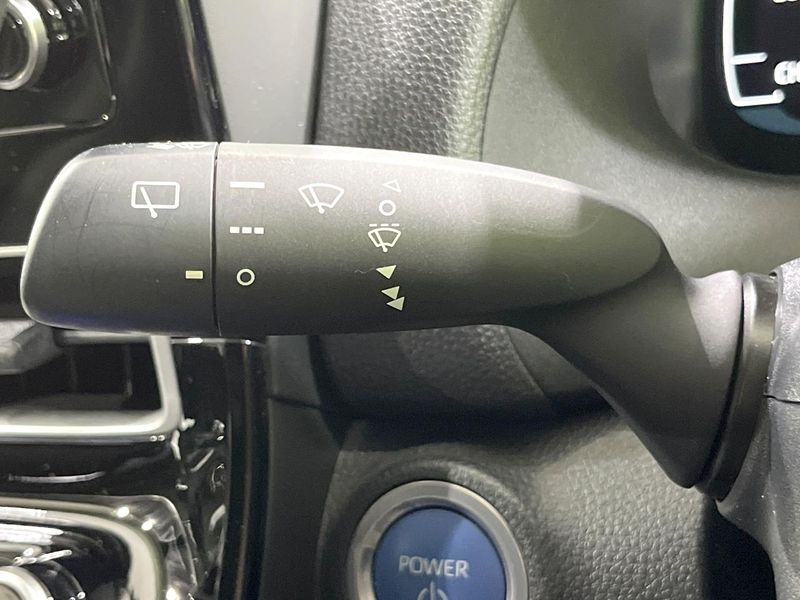 2021 Toyota Aqua 6AA-MXPK11 (UW-6a851f47ee55e)[19]