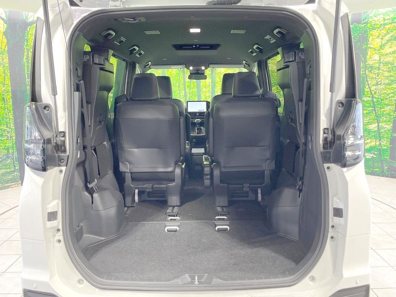 2025 Toyota Voxy 6BA-MZRA90W (UW-6a851f7537bbc)[11]