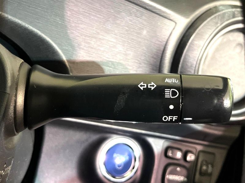 2012 Toyota Aqua DAA-NHP10 (UW-6a851f7b40b58)[21]