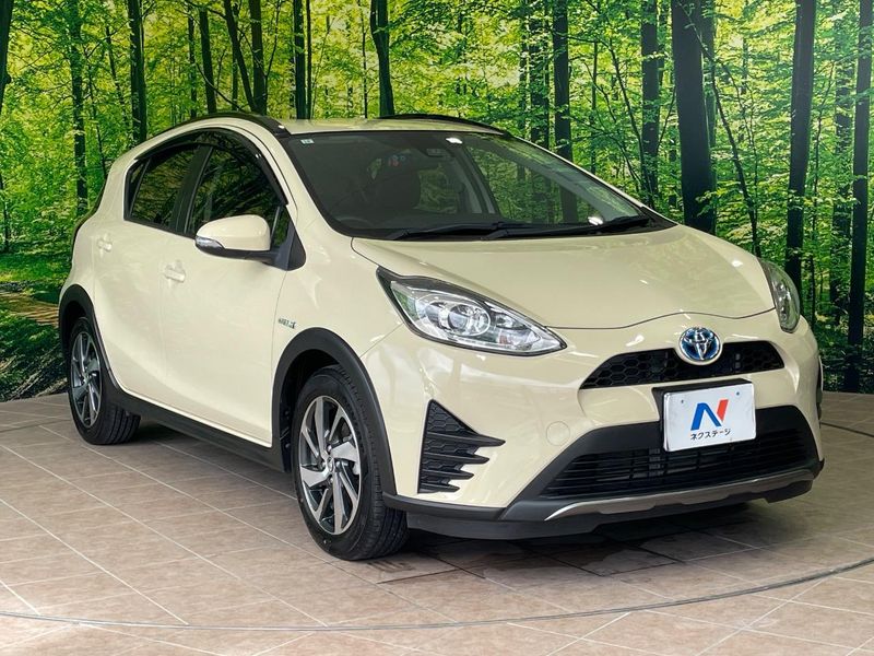 2017 Toyota Aqua DAA-NHP10H (UW-6a851f8590aa4)[15]