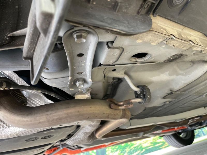 2017 Toyota Aqua DAA-NHP10H (UW-6a851f8590aa4)[20]