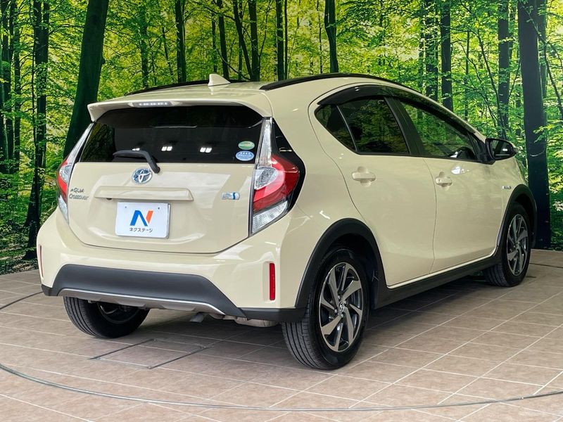 2017 Toyota Aqua DAA-NHP10H (UW-6a851f8590aa4)[13]