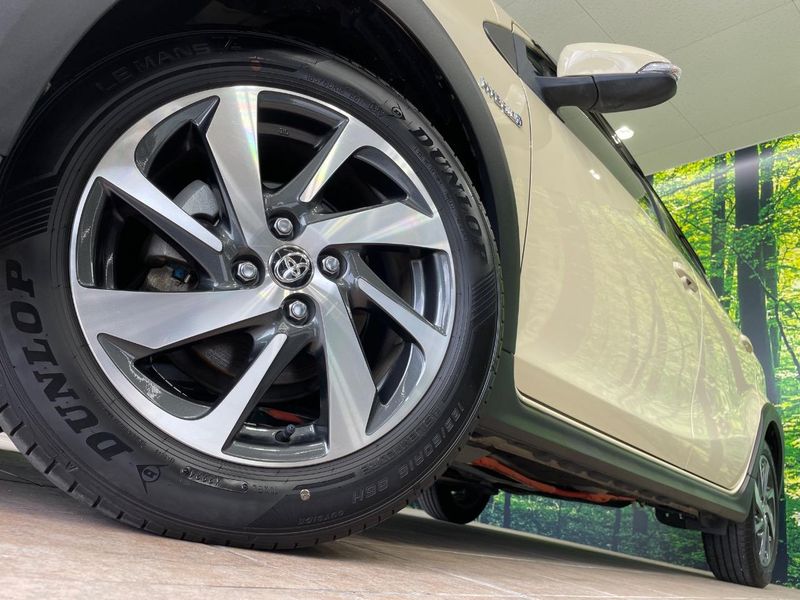 2017 Toyota Aqua DAA-NHP10H (UW-6a851f8590aa4)[6]