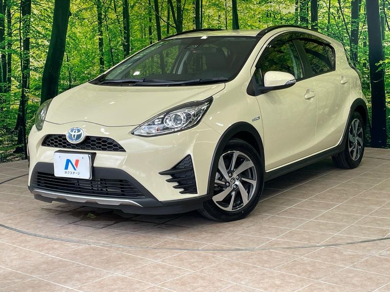 2017 Toyota Aqua DAA-NHP10H (UW-6a851f8590aa4)[0]