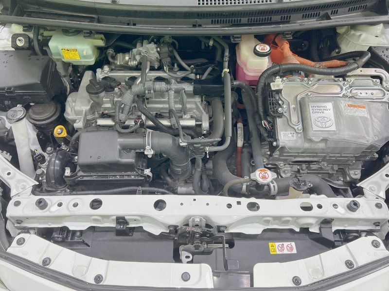 2018 Toyota Aqua DAA-NHP10 (UW-6a851f87658bb)[4]