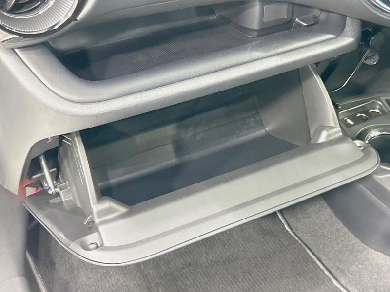 2018 Toyota Aqua DAA-NHP10 (UW-6a851f87658bb)[23]