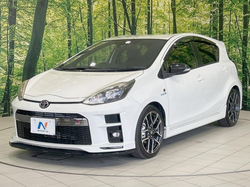 2018 Toyota Aqua DAA-NHP10 (UW-6a851f87658bb)[8]