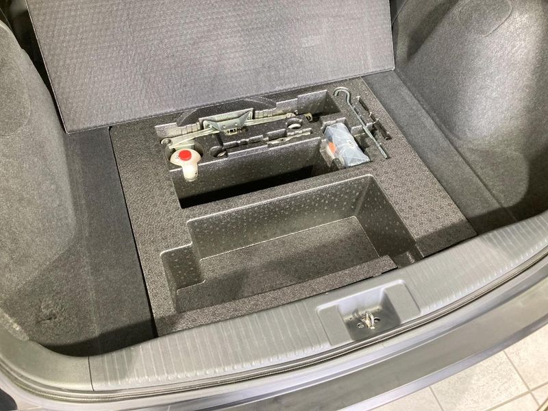 2019 Honda Vezel DBA-RU1 (UW-6a851facbf9b3)[14]