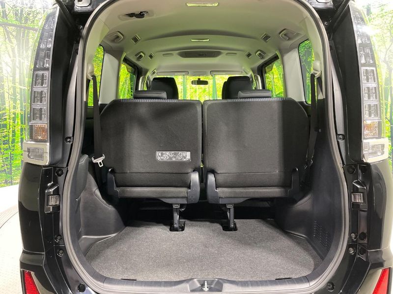 2015 Toyota Voxy DBA-ZRR80W (UW-6a852029abf37)[16]