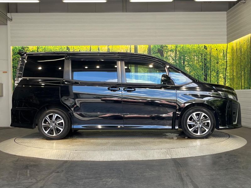 2018 Toyota Voxy DBA-ZRR80W (UW-6a8520311fdf9)[23]