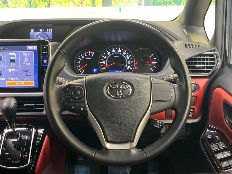 2018 Toyota Voxy DBA-ZRR80W (UW-6a8520311fdf9)[21]