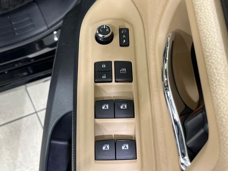 2014 Toyota Noah DBA-ZRR85G (UW-6a85203b88d86)[9]
