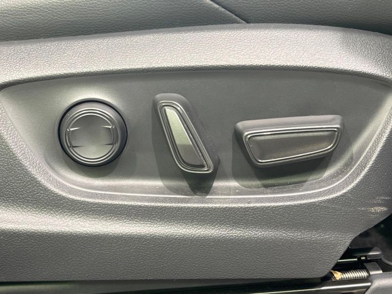 2025 Toyota Corolla Cross 6AA-ZVG13 (UW-6a85204816e8e)[18]
