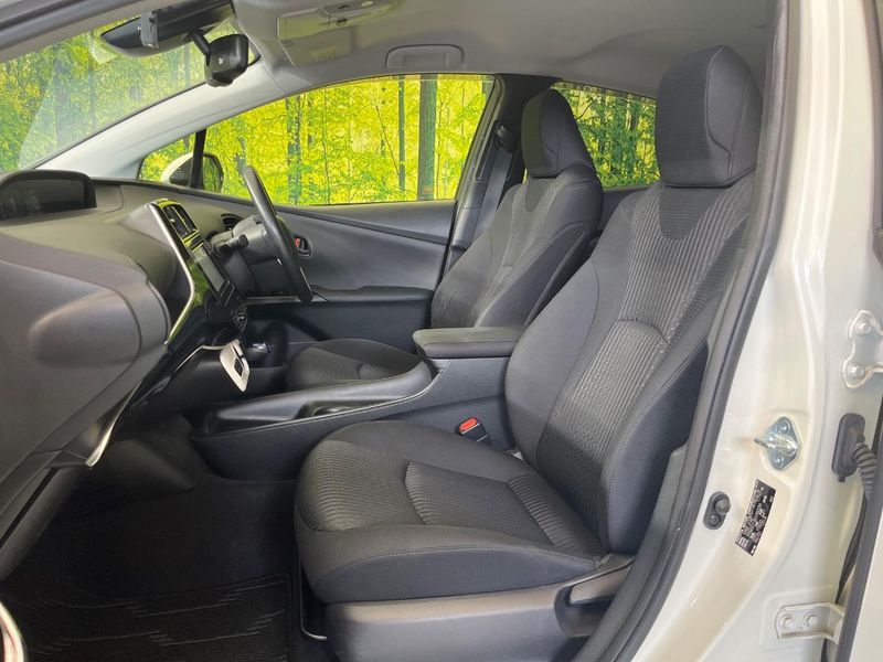 2017 Toyota Prius DAA-ZVW50 (UW-6a852052b830d)[28]