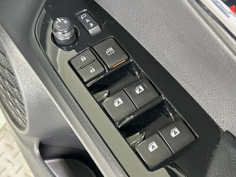 2017 Toyota Prius DAA-ZVW50 (UW-6a852052df652)[27]