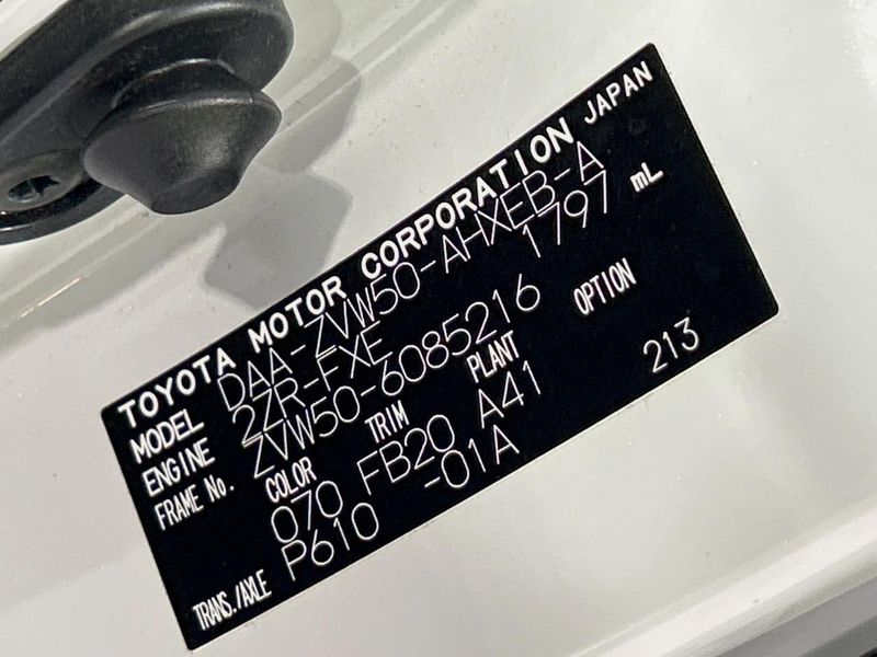 2017 Toyota Prius DAA-ZVW50 (UW-6a852052df652)[1]
