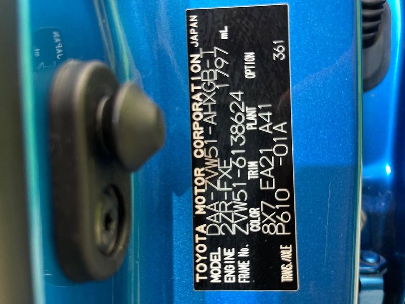 2019 Toyota Prius DAA-ZVW51 (UW-6a8520585a1c5)[1]