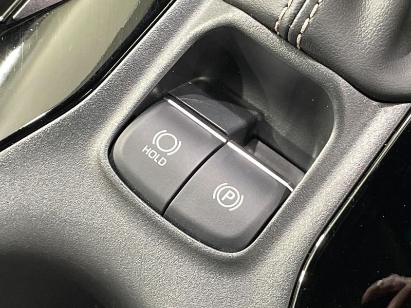 2024 Toyota Corolla Touring 6AA-ZWE219W (UW-6a8520643eee1)[12]